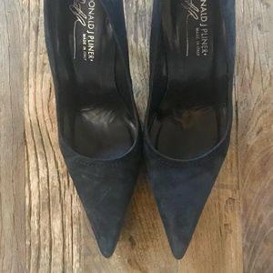Classic Black Pump - Designer Style